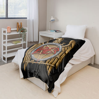 Slayer Sherpa Fleece Blanket: Golden Eagle (Multicolour)