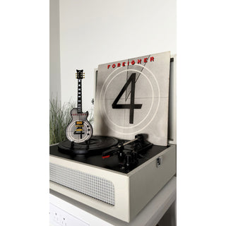 Foreigner Mini Guitar: 4