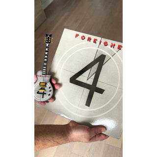 Foreigner Mini Guitar: 4