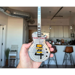 Foreigner Mini Guitar: 4