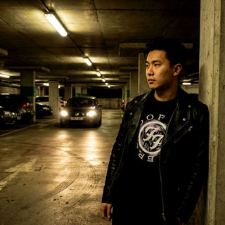 Foo Fighters Carbon T-Shirt: Wheel Logo Shadow (Black)